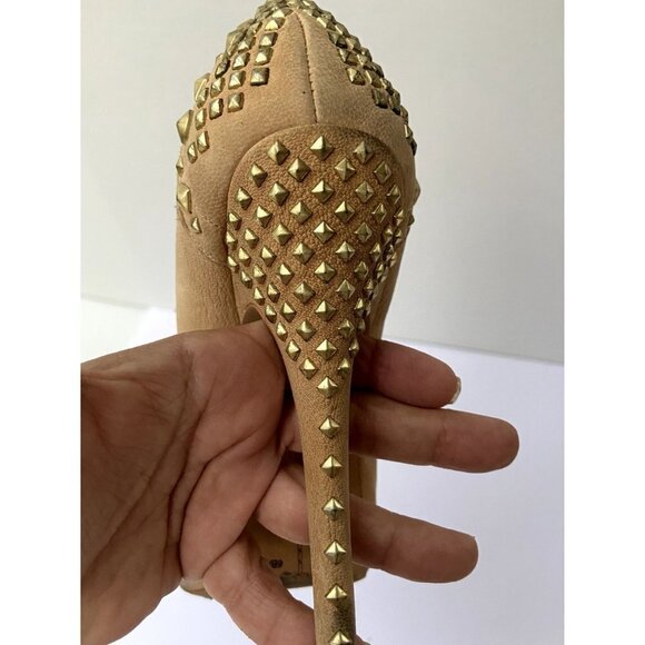 ✨2/$20✨ Vince Camuto Women's Tan High Heels with Gold Tacks Pumps Size 6 - Picture 9 of 16